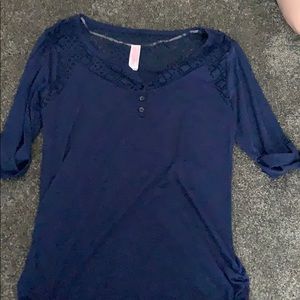 3/4 length navy blue shirt
